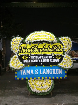 Papan Bunga Duka di Baron